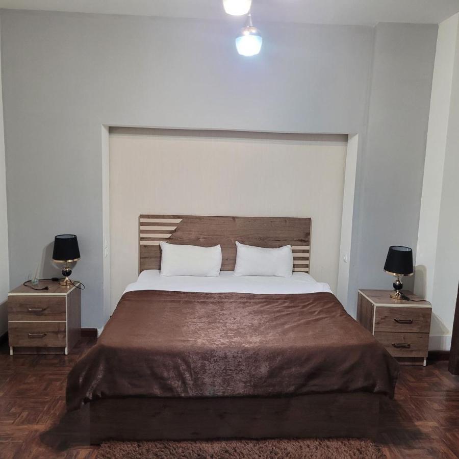 Hotel In Center Of יירבאן מראה חיצוני תמונה