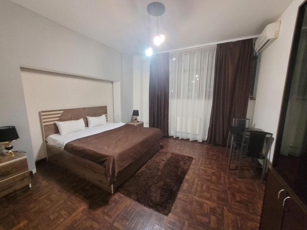 Hotel In Center Of יירבאן מראה חיצוני תמונה