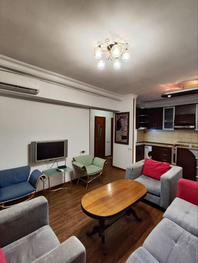 Hotel In Center Of יירבאן מראה חיצוני תמונה
