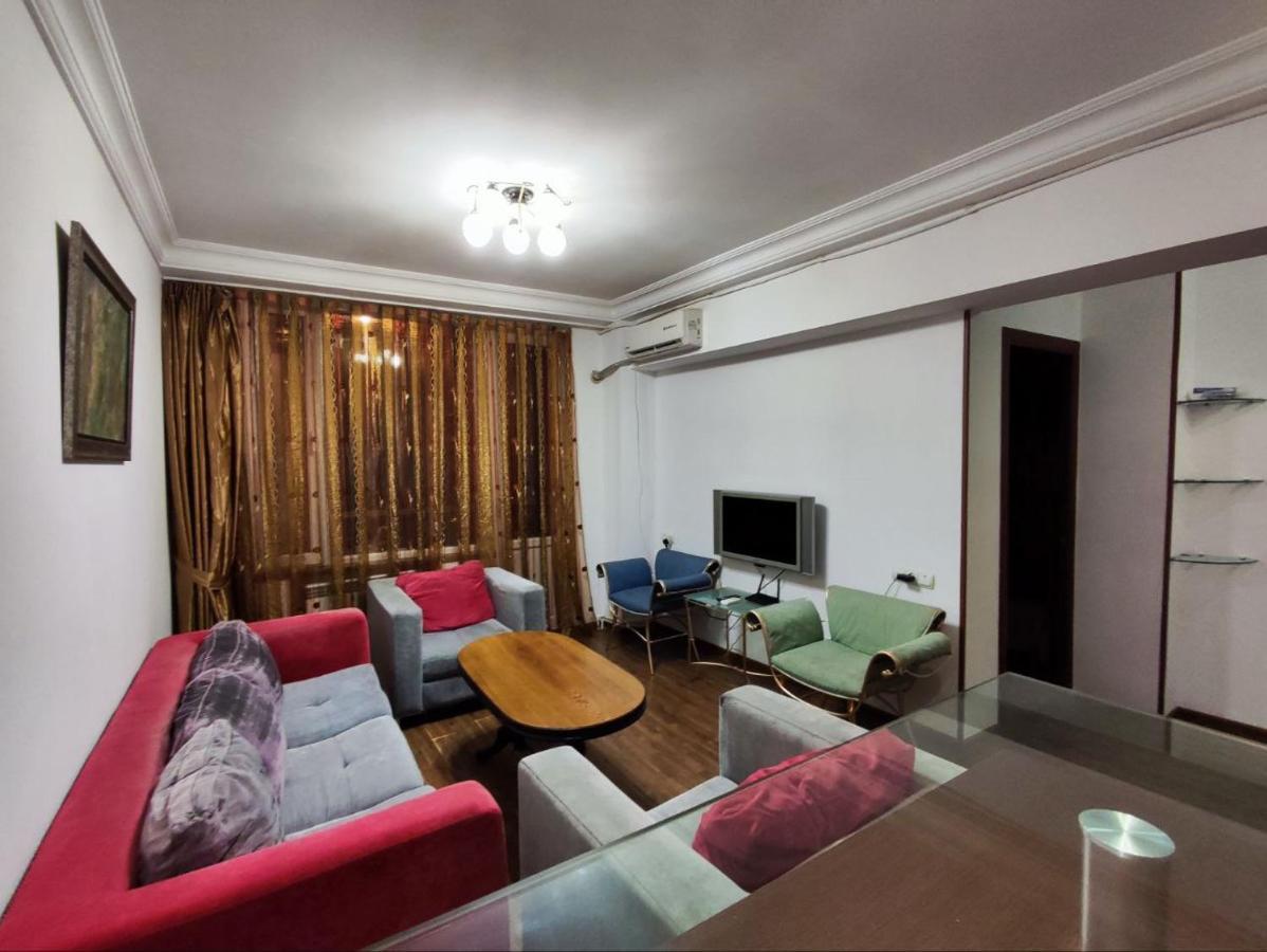 Hotel In Center Of יירבאן מראה חיצוני תמונה