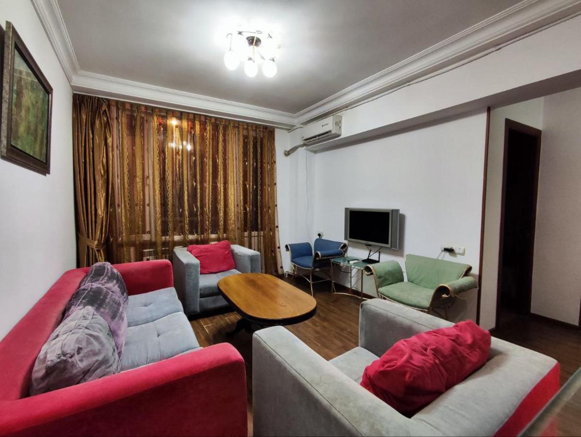 Hotel In Center Of יירבאן מראה חיצוני תמונה