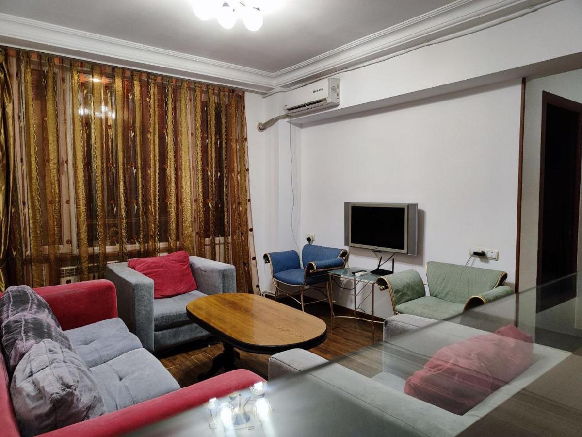 Hotel In Center Of יירבאן מראה חיצוני תמונה