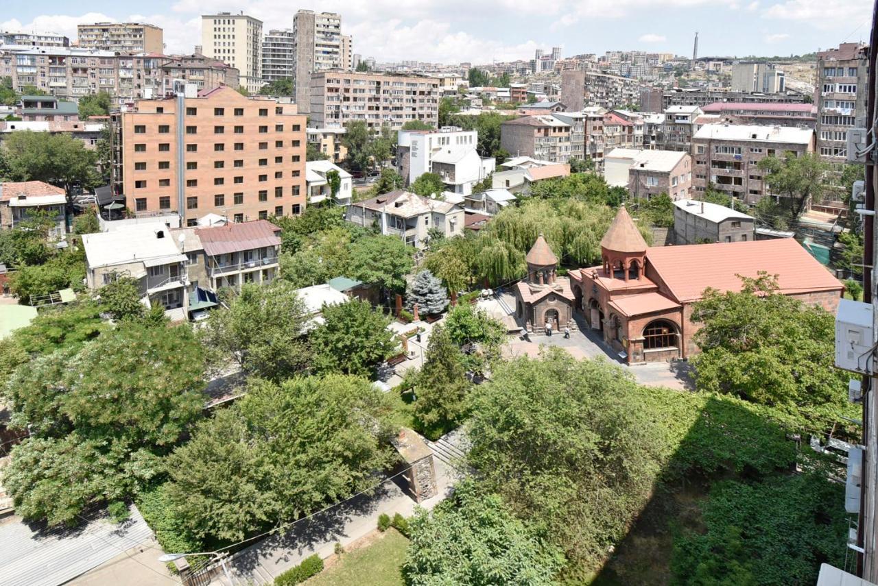 Hotel In Center Of יירבאן מראה חיצוני תמונה
